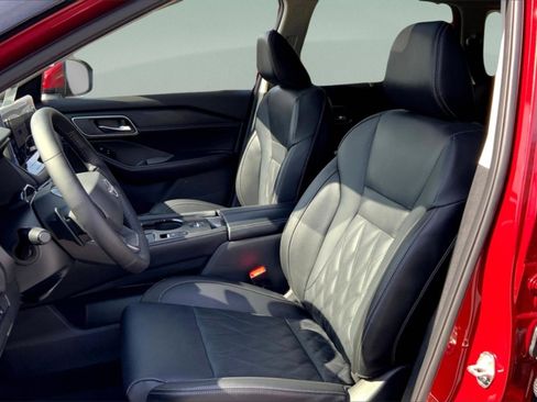 New 2025 Nissan Rogue Platinum w/ Tech Package image 10