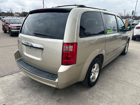 Used 2008 Dodge Grand Caravan SXT w/ Family Value Group image 5
