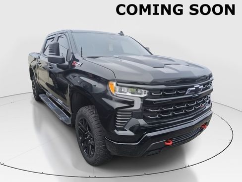 Used 2025 Chevrolet Silverado 1500 LT Trail Boss w/ Convenience Package II image 1