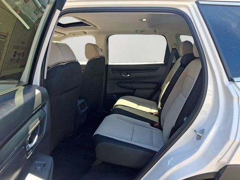 Used 2025 Honda CR-V EX image 9