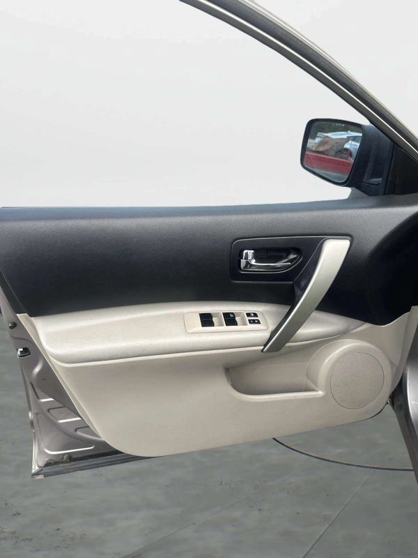 Used 2014 Nissan Rogue S FWD image 12