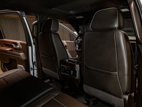 Used 2024 GMC Sierra 3500 Denali w/ Denali Reserve Package image 27