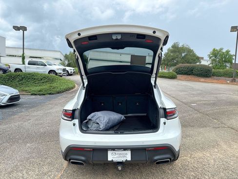 Used 2022 Porsche Macan AWD/4WD image 23