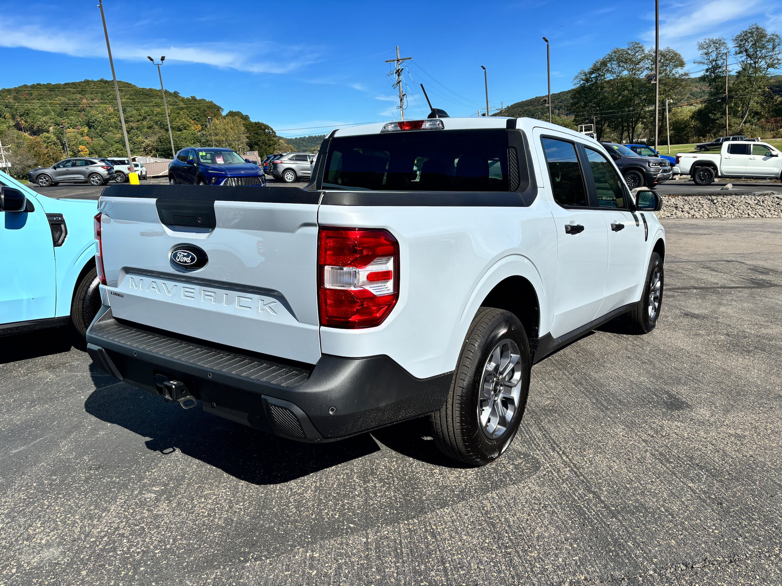 New 2026 Ford Maverick XLT w/ XLT Luxury Package AWD/4WD image 4