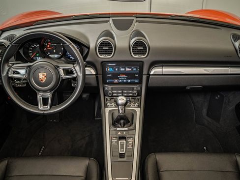 Used 2019 Porsche 718 Boxster image 6