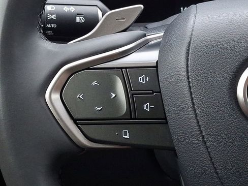 Used 2023 Lexus RZ 450e Premium image 23