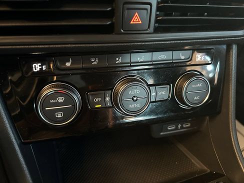 Used 2024 Volkswagen Jetta SE FWD image 15