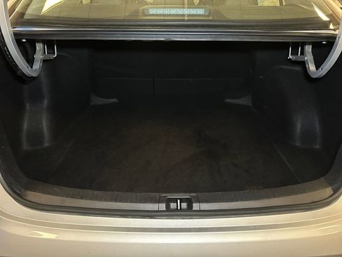 Used 2024 Toyota Corolla LE FWD image 18