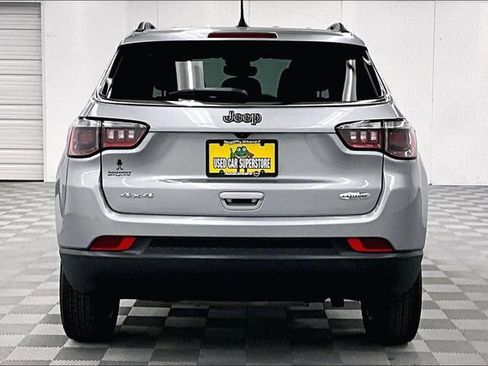 Used 2022 Jeep Compass Latitude image 5