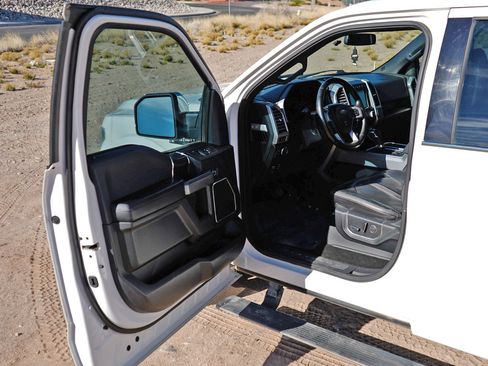 Used 2018 Ford F150 Platinum w/ Equipment Group 701A Luxury AWD/4WD image 5