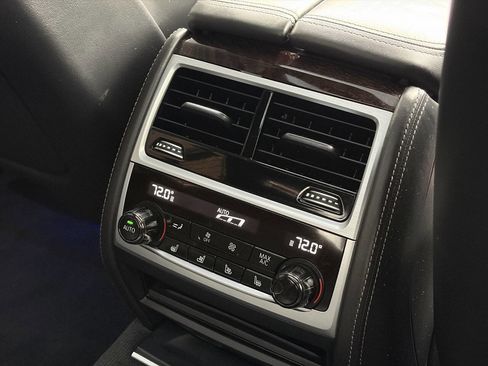 Used 2017 BMW 750i xDrive AWD/4WD image 22
