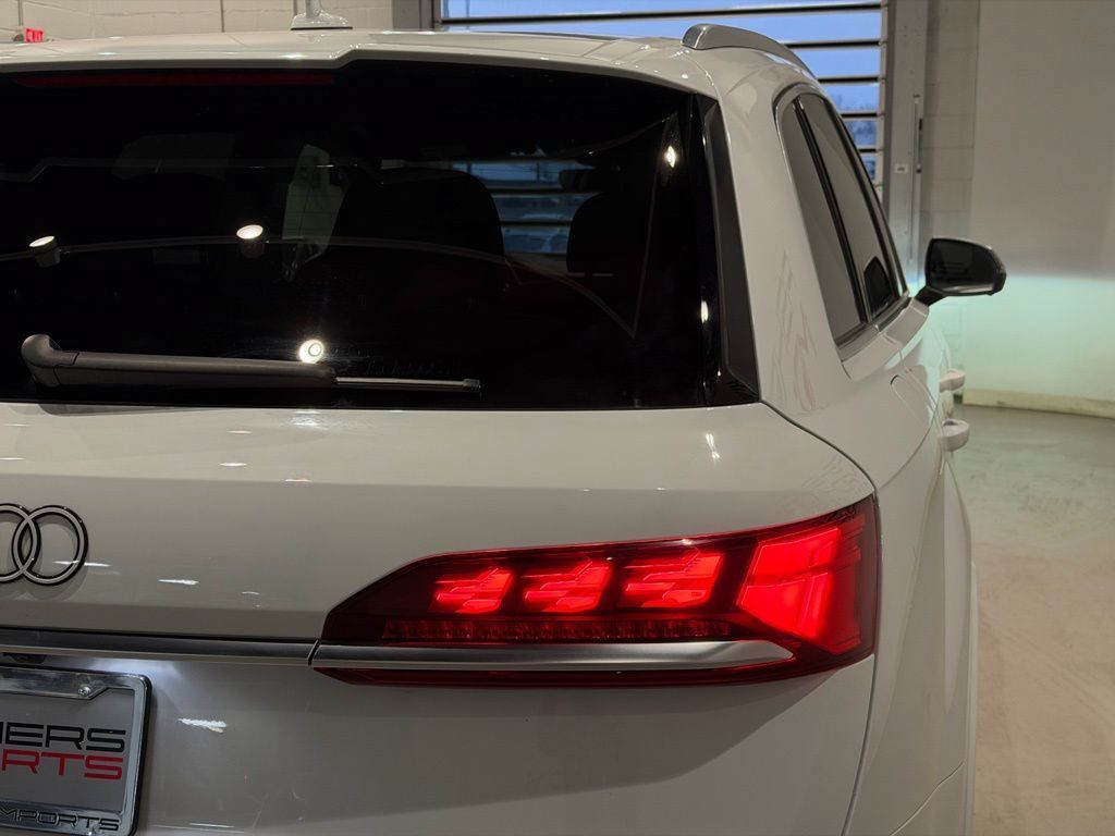 Used 2025 Audi SQ7 Prestige AWD/4WD image 10