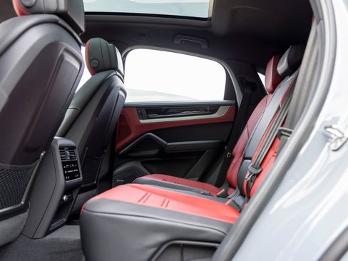 New 2026 Porsche Cayenne S image 42