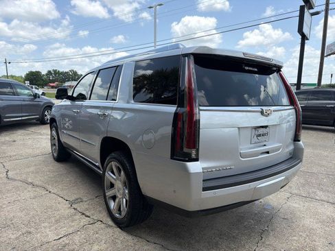 Used 2019 Cadillac Escalade Premium Luxury RWD image 7
