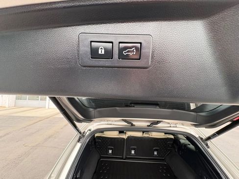 Used 2020 Subaru Outback Limited image 25