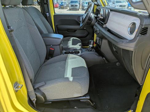 Used 2024 Jeep Wrangler Unlimited Sahara AWD/4WD image 29