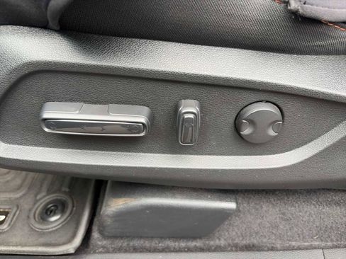 Used 2025 Honda Pilot Sport image 14
