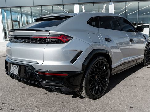Used 2025 Lamborghini Urus SE image 13