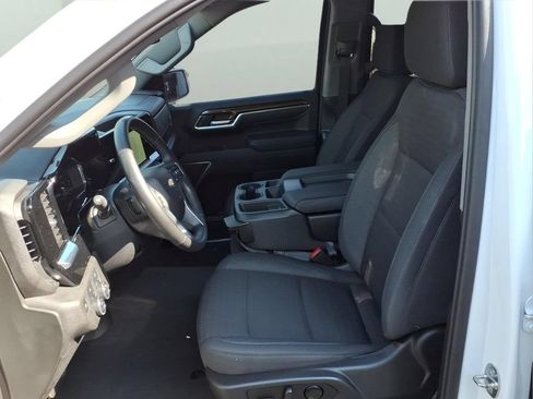 Used 2022 Chevrolet Silverado 1500 LT AWD/4WD image 23