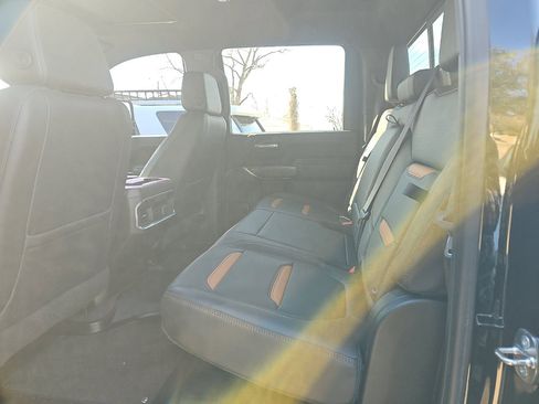 Used 2022 GMC Sierra 2500 AT4 w/ AT4 Premium Plus Package image 12