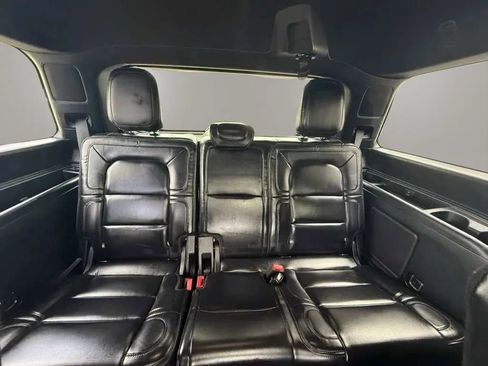 Used 2019 Lincoln Navigator Reserve AWD/4WD image 20