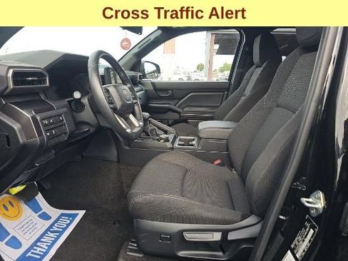 Used 2025 Toyota 4Runner SR5 AWD/4WD image 10