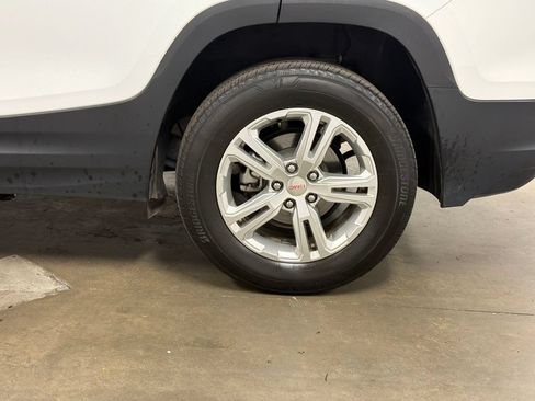 Used 2024 GMC Terrain SLE AWD/4WD image 14