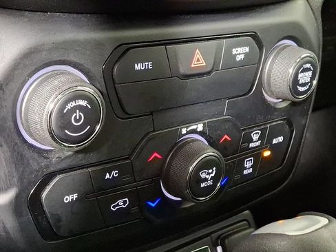 Used 2020 Jeep Renegade Sport AWD/4WD image 17