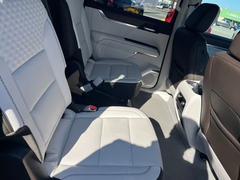 Used 2026 GMC Acadia Denali w/ Super Cruise Package image 27