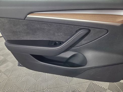 Used 2023 Tesla Model 3 Standard Range image 16