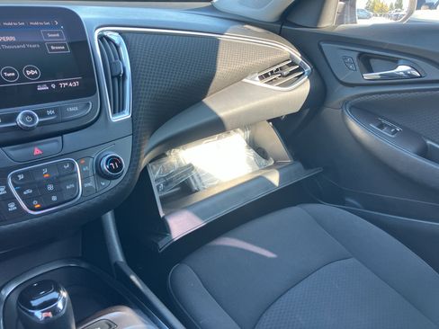 Used 2019 Chevrolet Malibu LT w/ Driver Confidence Package image 25