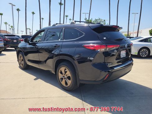 Used 2023 Toyota Highlander Bronze Edition w/ Protection Package #3 (TMS) FWD image 6