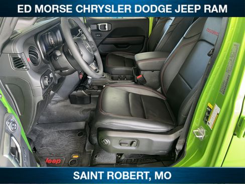 Used 2025 Jeep Wrangler Unlimited Rubicon AWD/4WD image 27