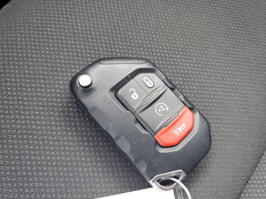 Used 2023 Jeep Gladiator Sport AWD/4WD image 28