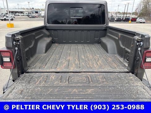 Used 2025 Jeep Gladiator Mojave image 7