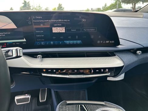 New 2025 Cadillac Optiq Luxury 2 w/ LPO, Floor Liner Package AWD/4WD image 29