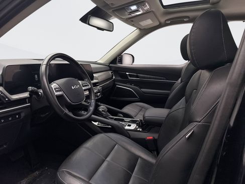 Used 2023 Kia Telluride EX w/ EX Captain's Chair Package FWD image 10