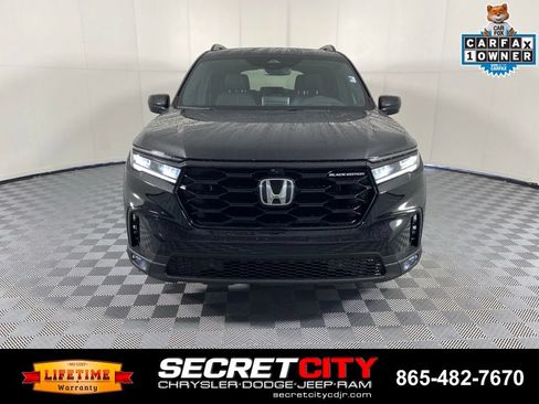 Used 2025 Honda Pilot Black Edition image 2