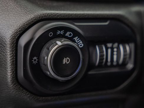 Used 2022 Jeep Wrangler Unlimited Sahara AWD/4WD image 44