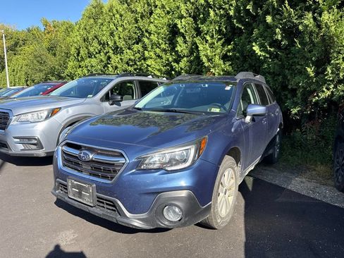 Used 2019 Subaru Outback 2.5i Premium AWD/4WD image 2