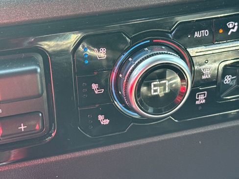 Used 2023 GMC Sierra 1500 SLT w/ SLT Premium Package image 31