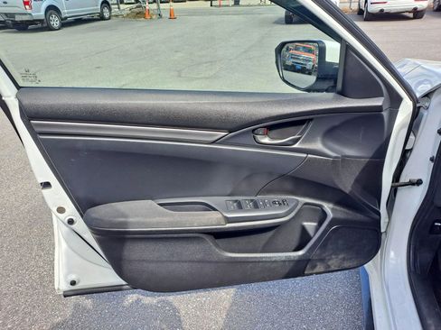 Used 2018 Honda Civic Sport image 10