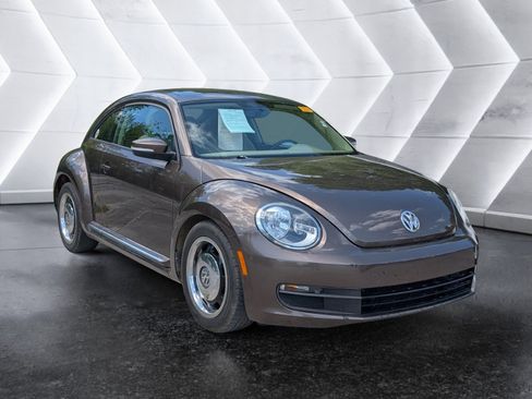 Used 2013 Volkswagen Beetle 2.5 image 1