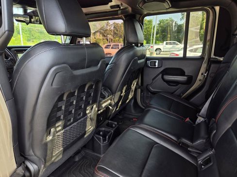 Used 2020 Jeep Gladiator Sport w/ Quick Order Package 24S AWD/4WD image 32