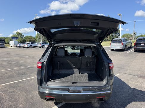 Used 2021 Chevrolet Traverse Premier w/ LPO, Floor Liner Package AWD/4WD image 12