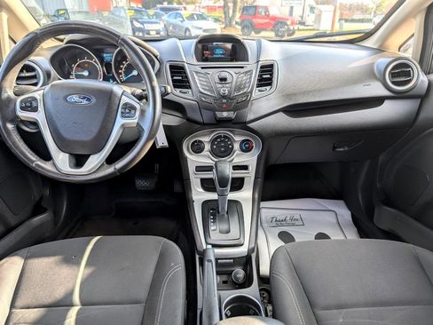 Used 2015 Ford Fiesta SE image 23