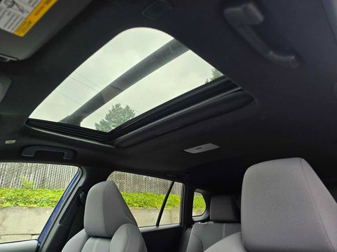 Used 2023 Toyota Corolla Cross AWD Hybrid w/ Moonroof Package image 22