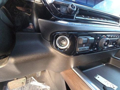 Used 2024 Chevrolet Silverado 3500 High Country image 15