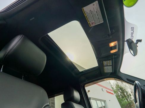 Used 2015 Ford F250 Lariat w/ Lariat Ultimate Package image 35