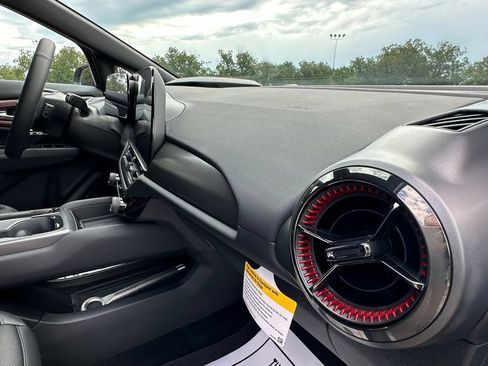 New 2025 Chevrolet Equinox EV RS w/ Convenience Package II FWD image 27